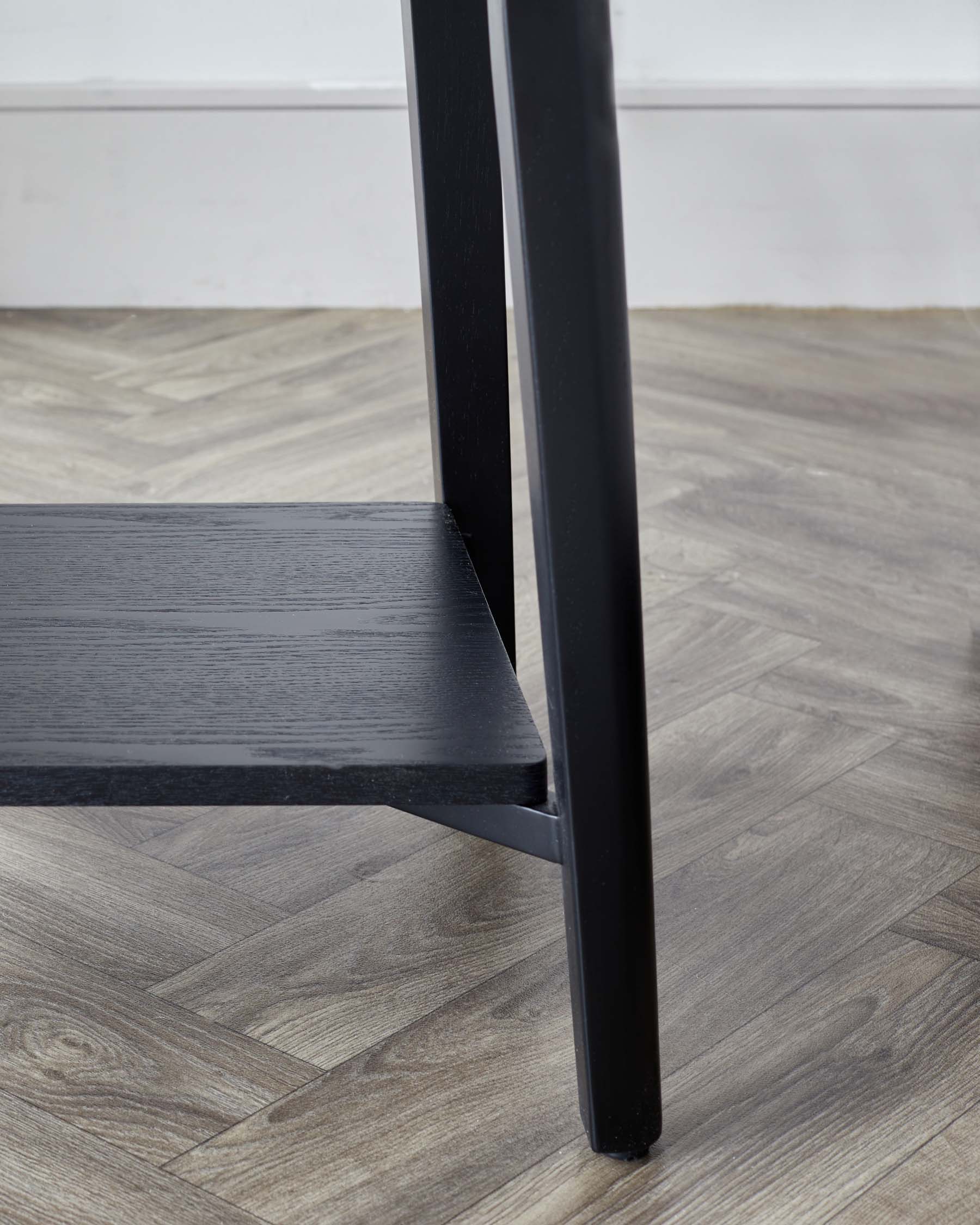 Banks White Marbled Ceramic With Black Wood Side Table