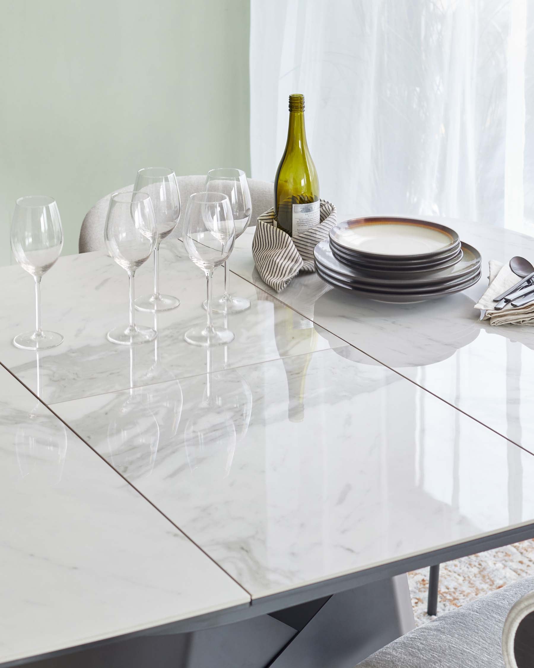 Corso 4 to 6 seater table and 4 Cree dining chairs set