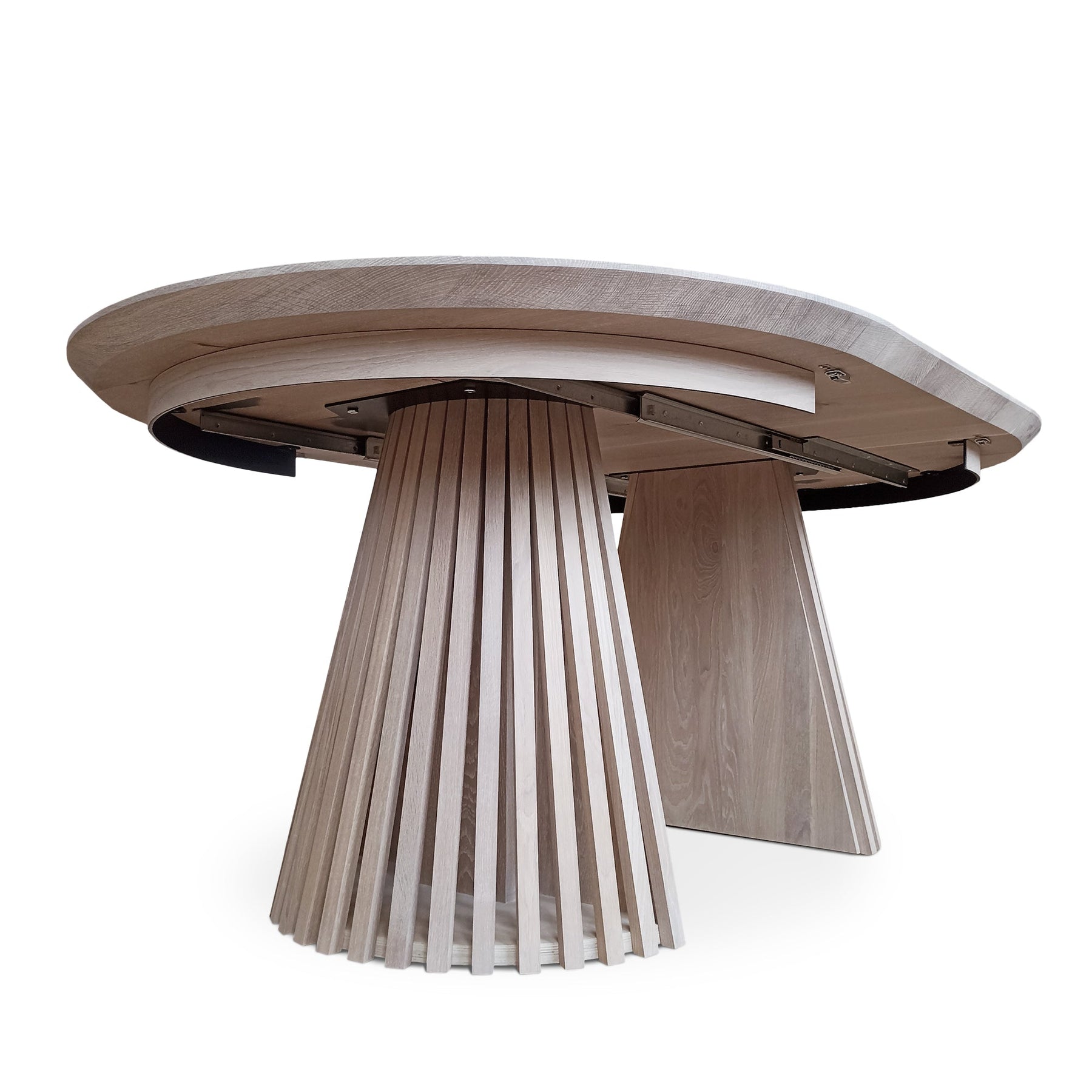 Vivien Round Extendable Dining Table in Light Oak