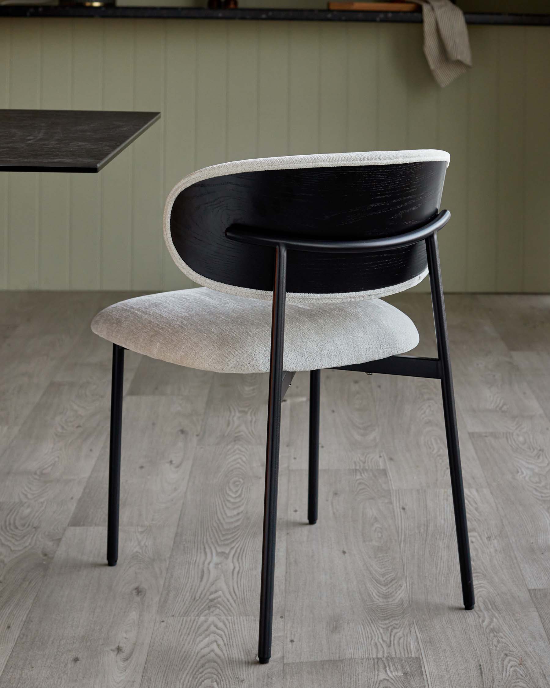 Corso 4 to 6 seater table and 4 Cree dining chairs set