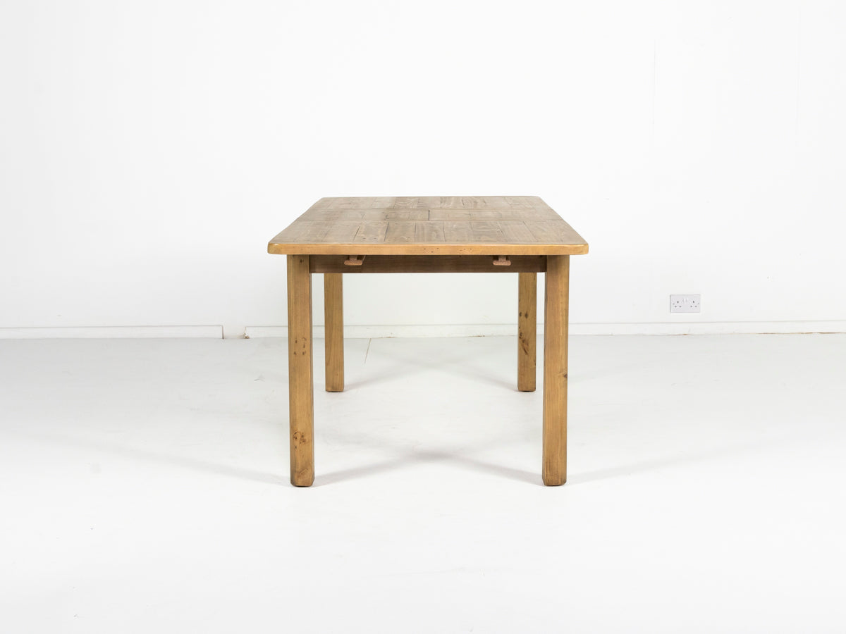 Exeter Extendable Dining Table (140cm - 180cm) & Gabo Dining Chairs