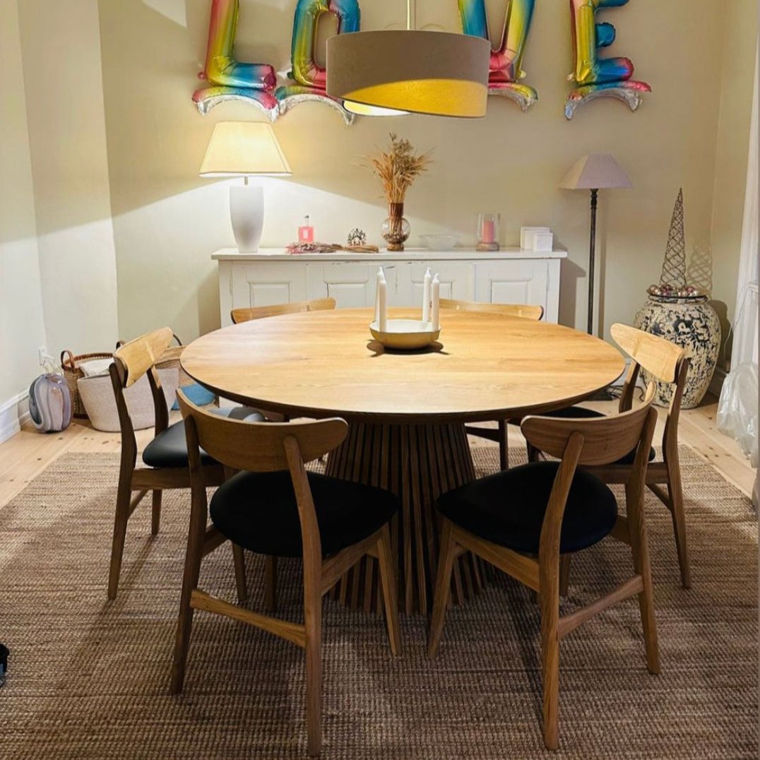 Vivien Round Extendable Dining Table in Solid Oak