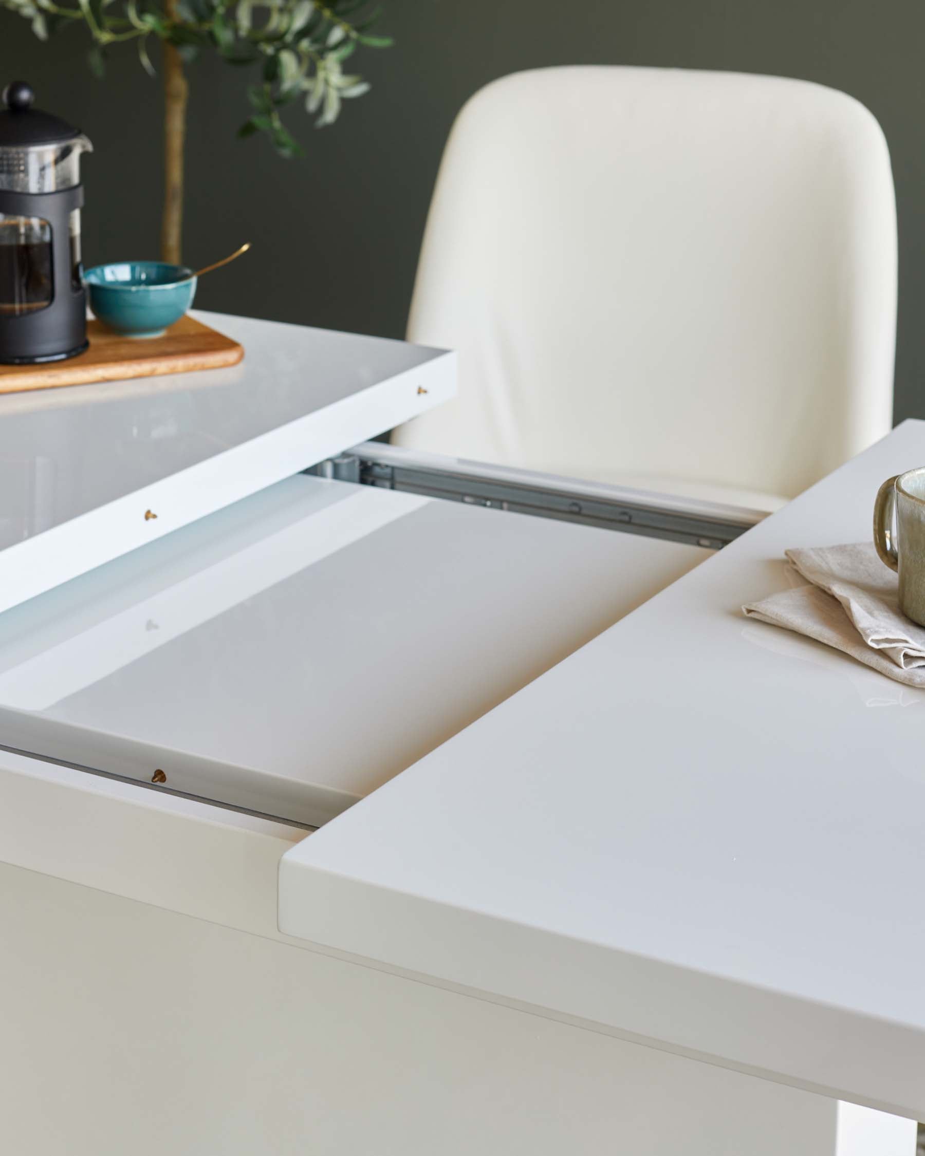 Sanza white gloss extending 6 to 8 seater dining table