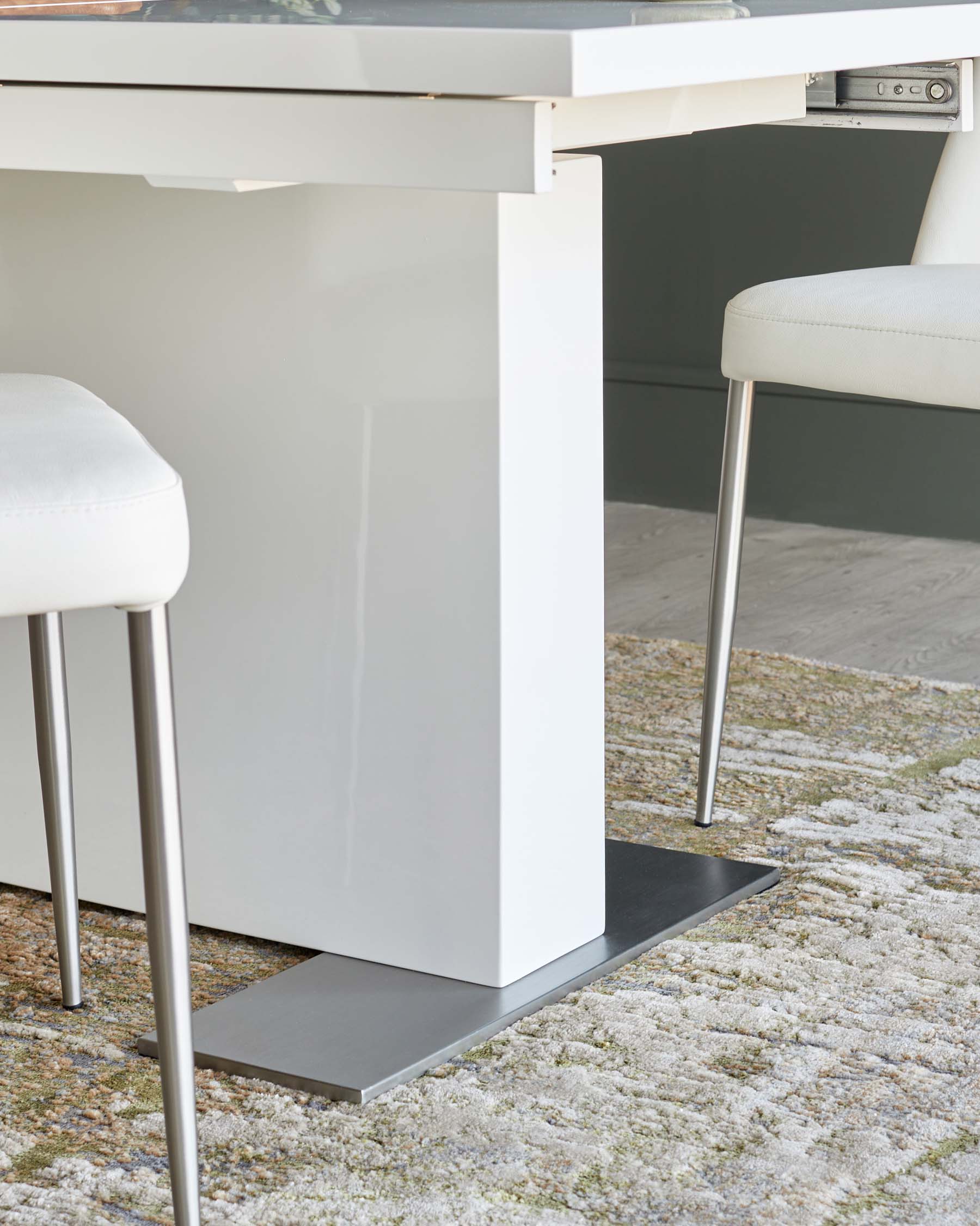 Sanza white gloss extending 6 to 8 seater dining table