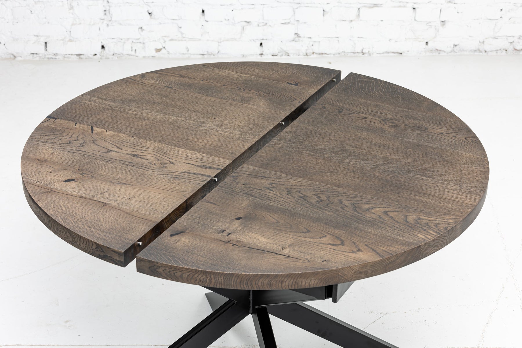 Beatrice Round Extendable Dining Table in Dark Oak