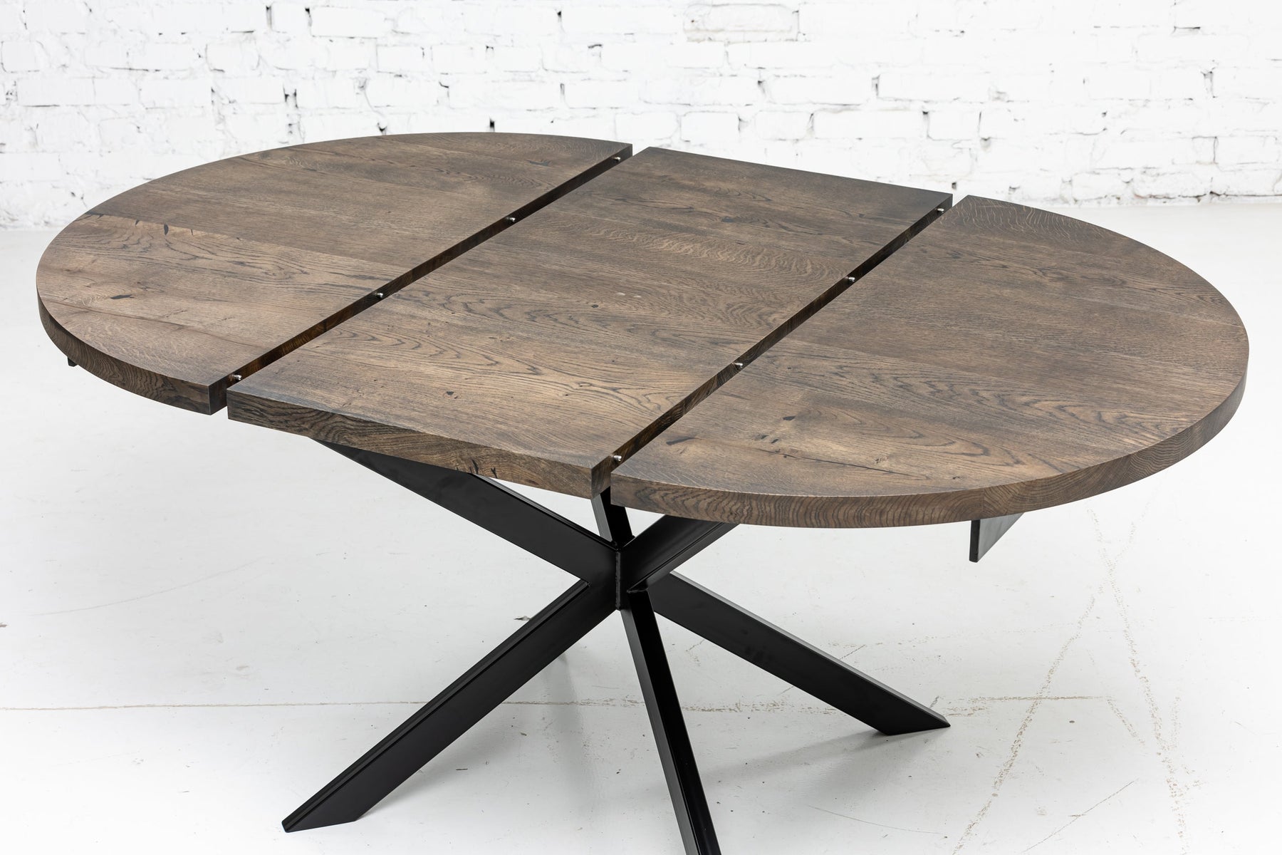 Beatrice Round Extendable Dining Table in Dark Oak