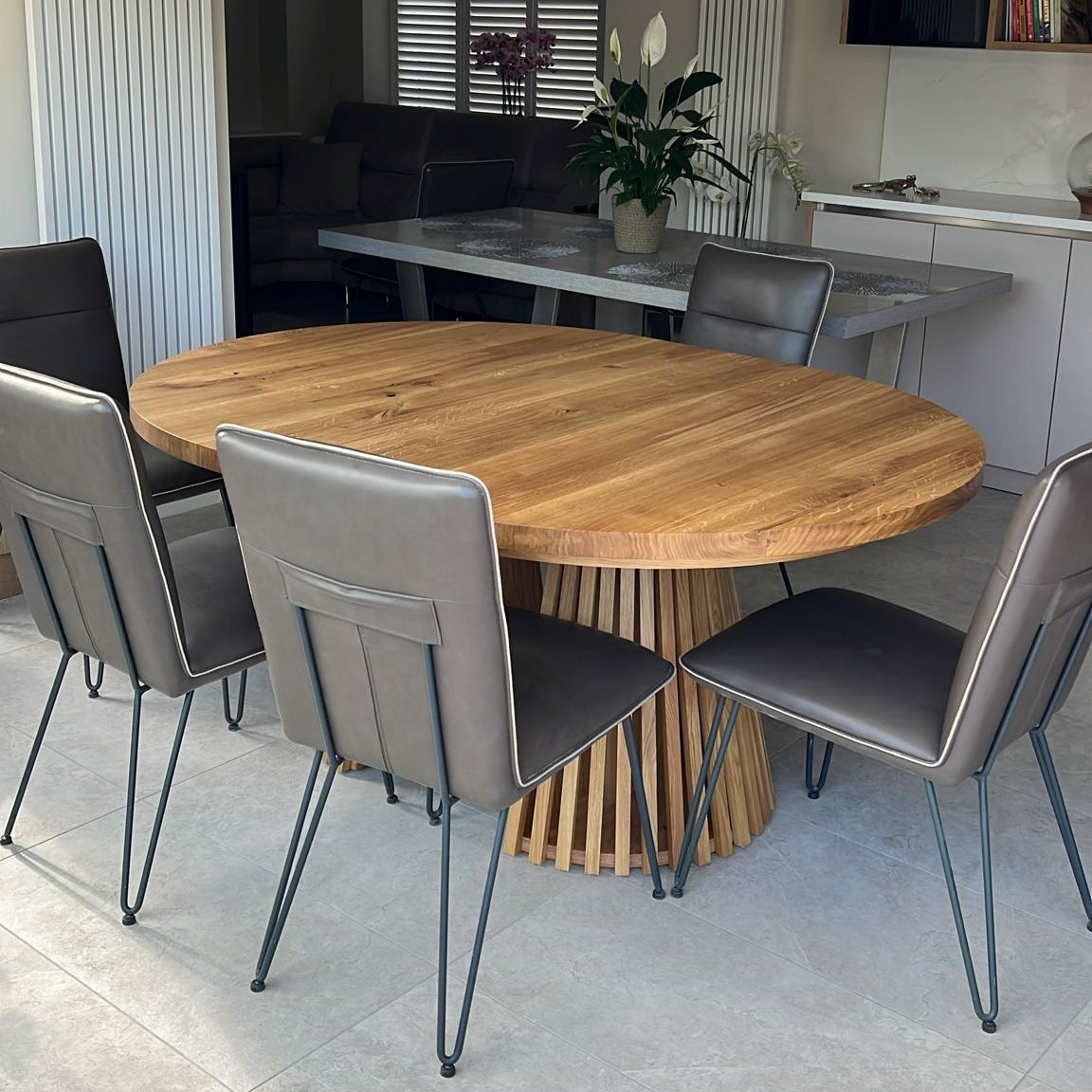 Vivien Round Extendable Dining Table in Solid Oak
