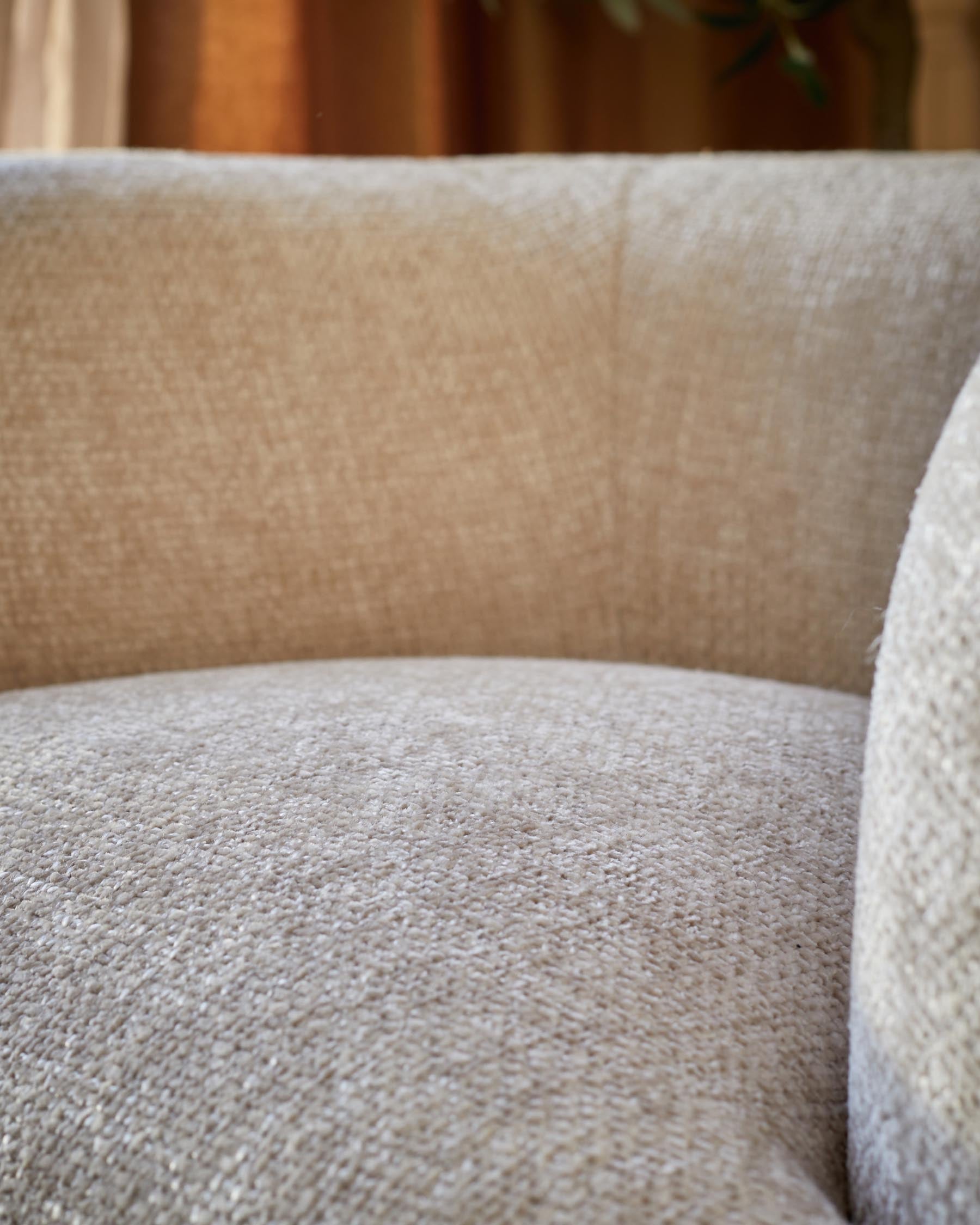Florence natural fabric with light wood armchair
