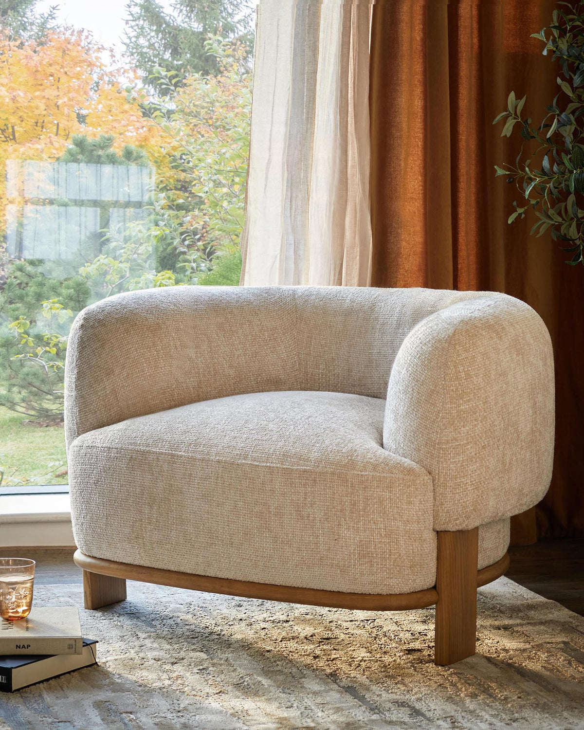 Florence natural fabric with light wood armchair