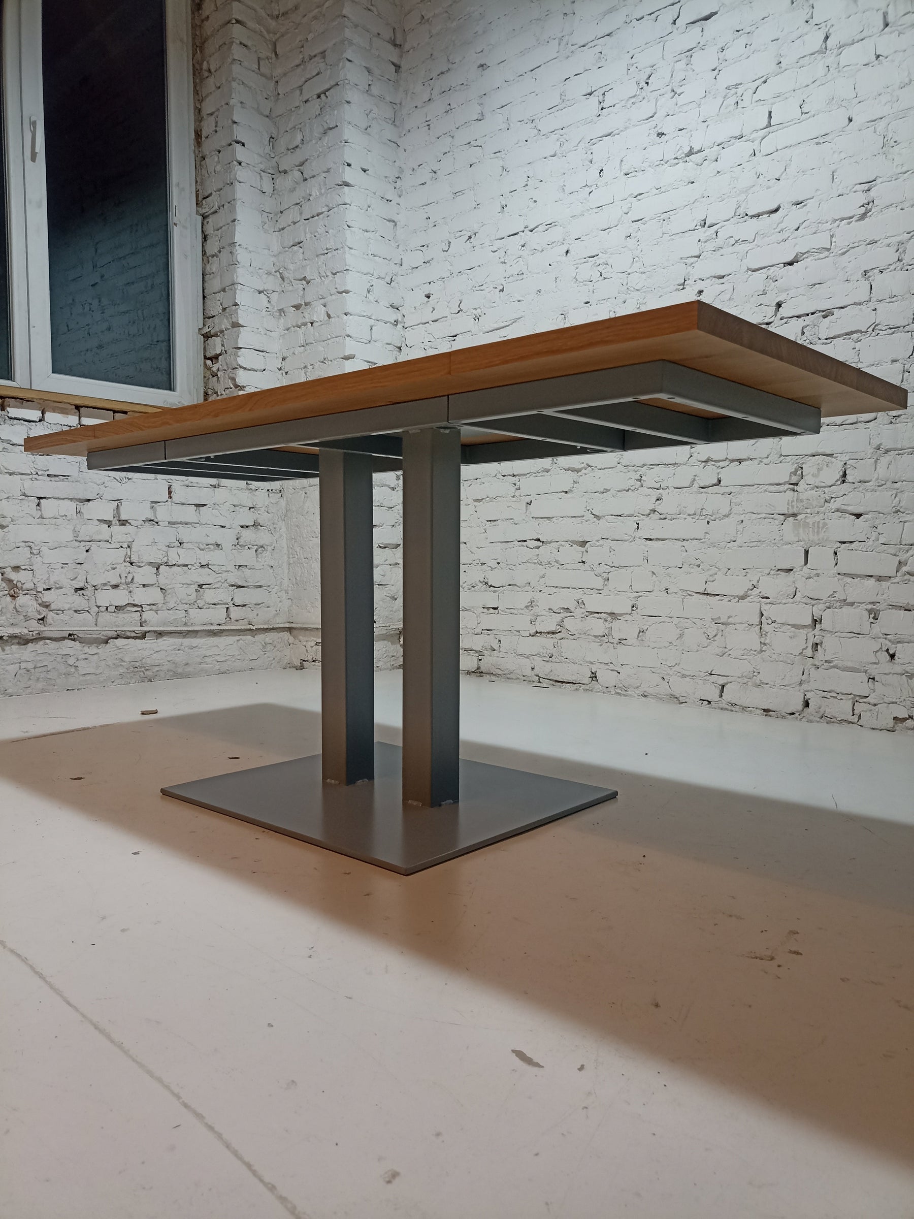 Lilly Pedestal Dining Table