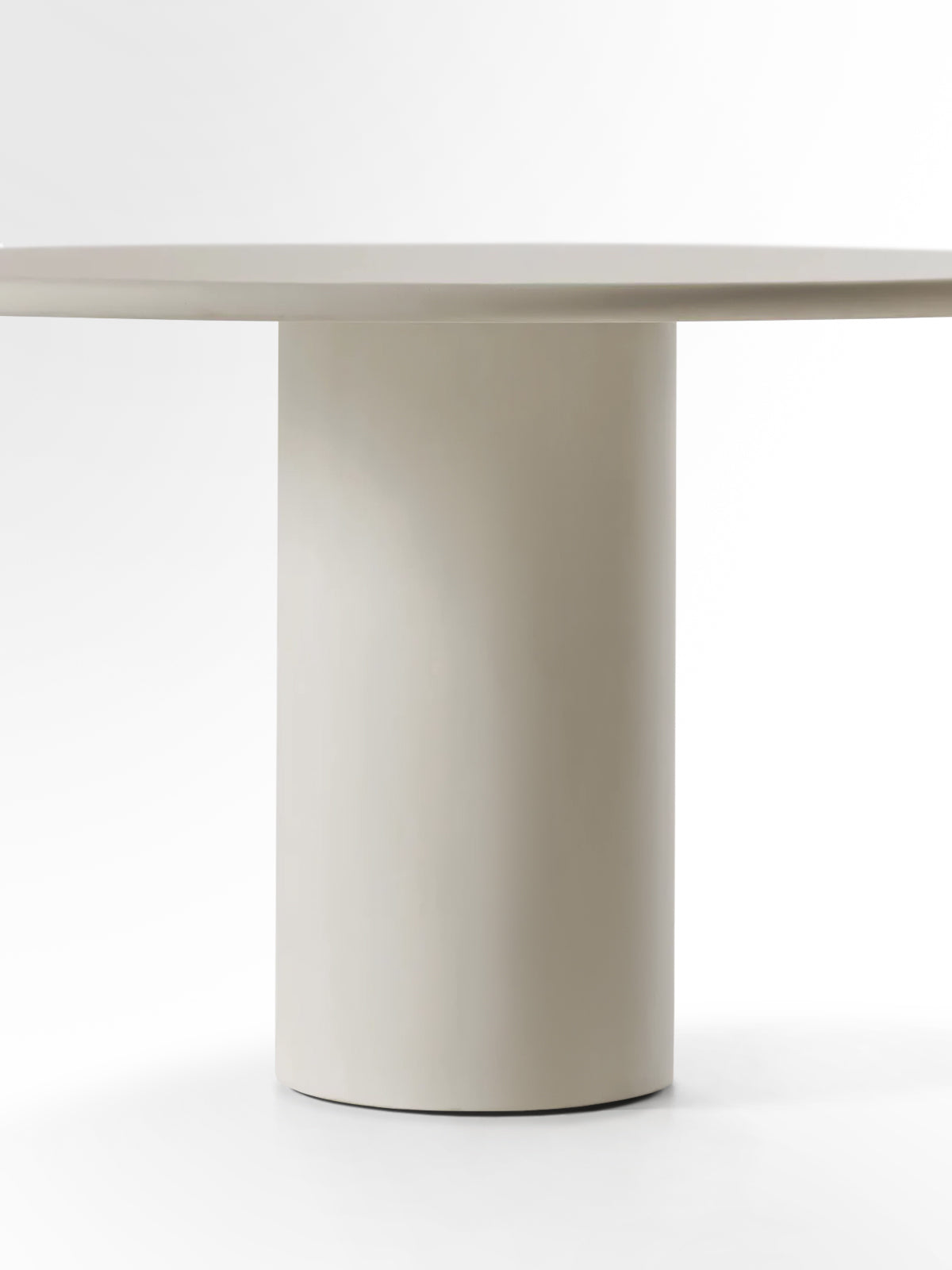 Frida Round Dining Table in Cement
